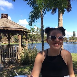 Meet your Posher, Kelli